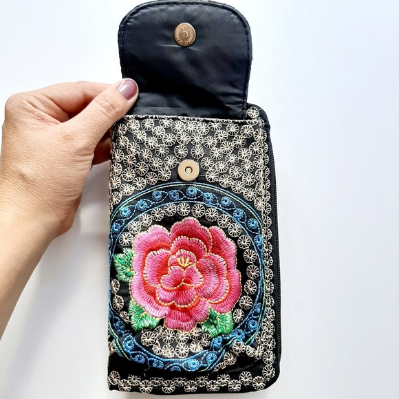 Colorful Embroidered Full Zip Wallet Rose Design - Picture 3 of 7